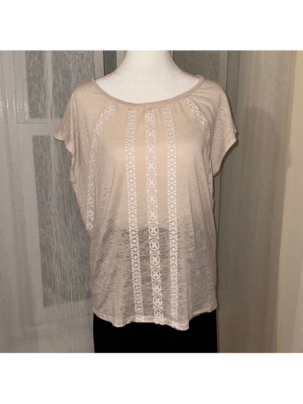 LOFT S Beige Cream White Embroidered Linen Crewneck Sleeveless Lightweight Tee